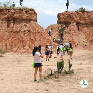caminata en el Desierto la Tatacoa - viaje al desierto la tatacoa por ecotrips - plataforma de viajes ecotrips - www.ecotrips.co