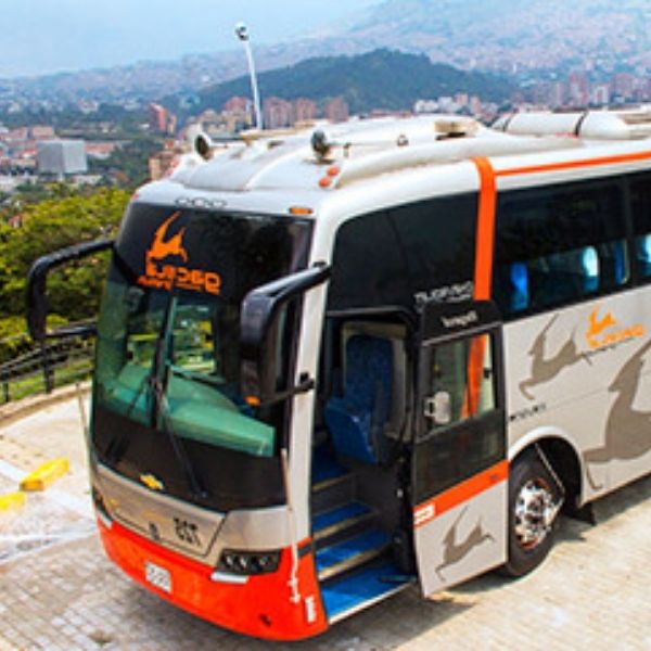Usaremos éste tipo de buses durante el tour según el numero final de personas que viaje en la fecha que elegiste