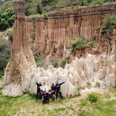 Desierto-de-la-tatacoita-checua-en-Nemocon-Plan-de-pasadia-todo-incluido-desde-Bogota-EcoTrips-www.ecotrips.co-foto-01