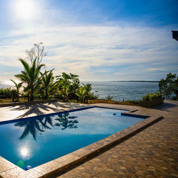 Chalet-Tour-Ballenas-Playas-y-Cascadas-por-EcoTrips-www.ecotrips.co-001