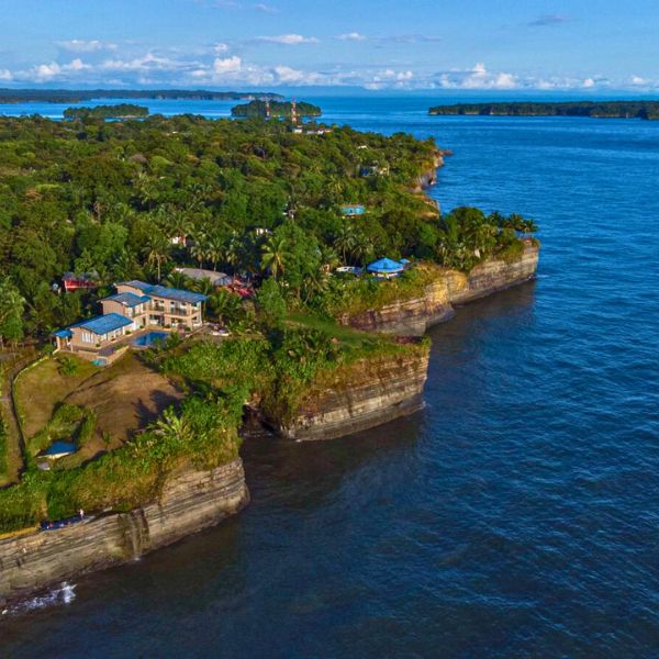 Chalet-Tour-Ballenas-Playas-y-Cascadas-por-EcoTrips-www.ecotrips.co-003