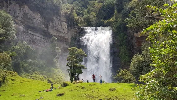 Pasadía Caminata Cataratas de Nemusten con EcoTrips