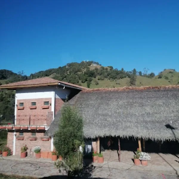 Hotel Campestre - habitaciones compartidas con más viajer@s del grupo de EcoTrips