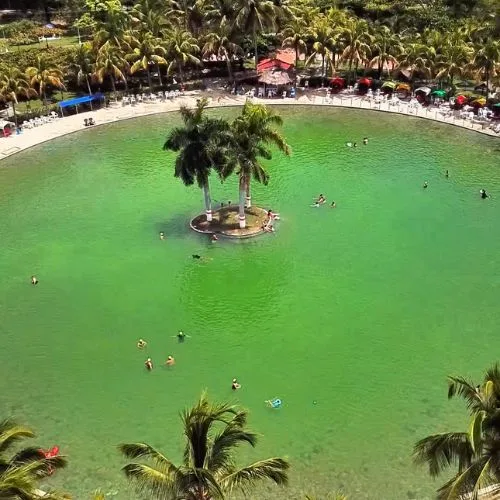 Tour-Playa-Hawai-y-cascadas-del-tolima-con-EcoTrips-www.ecotrips.co-004